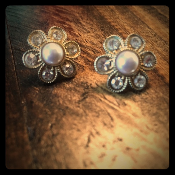 Flower Pearl earrings
