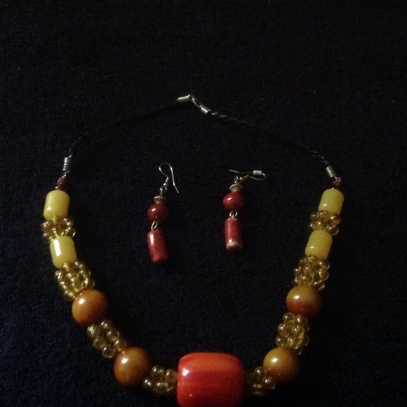 HANDMADE 19 in NECKLACE