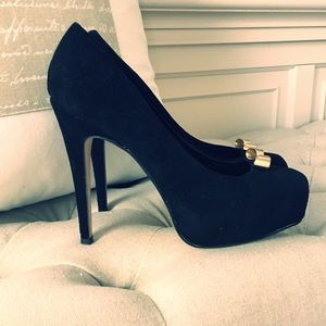 Dolce Vita Black Suede Pump