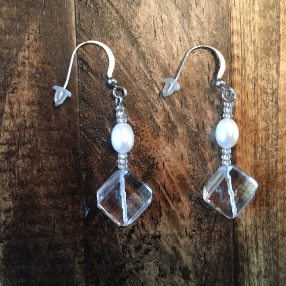 Feminine earrings