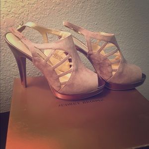 Tan/gold open toe heels.