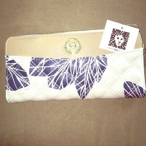 NWT Anne Klein quilted wallet.