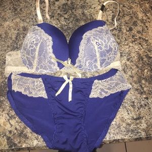 Bra and pantie set