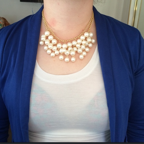 Chunky Pearl Statement Necklace - Picture 2 of 4