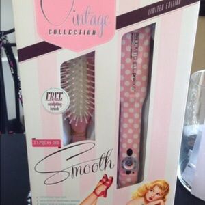 Paul Mitchell special edition straightener! $95