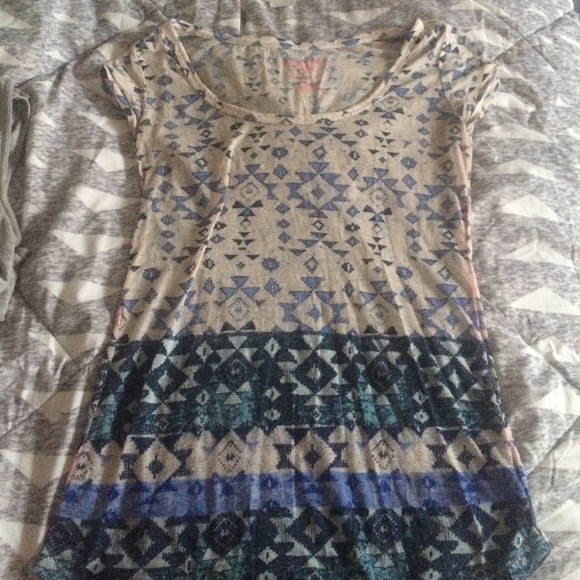 American Eagle Favorite Tee