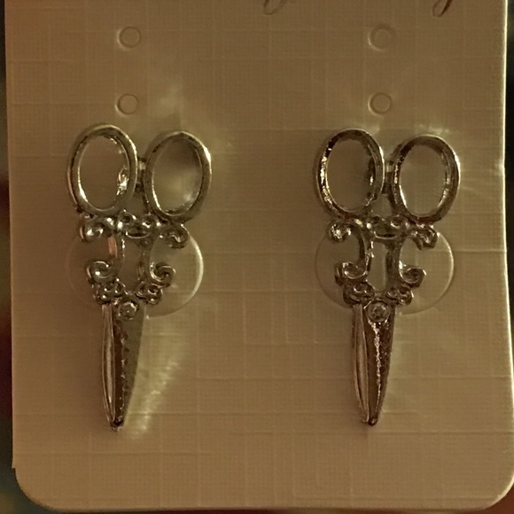 ‼️flash sale scissor hairstylist earrings! - Picture 2 of 2