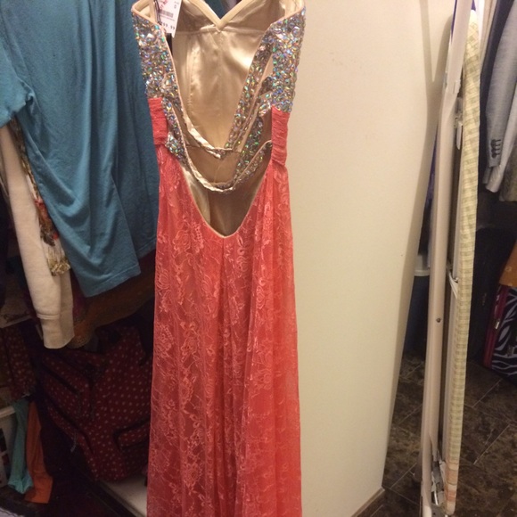 Prom dress - Picture 2 of 3