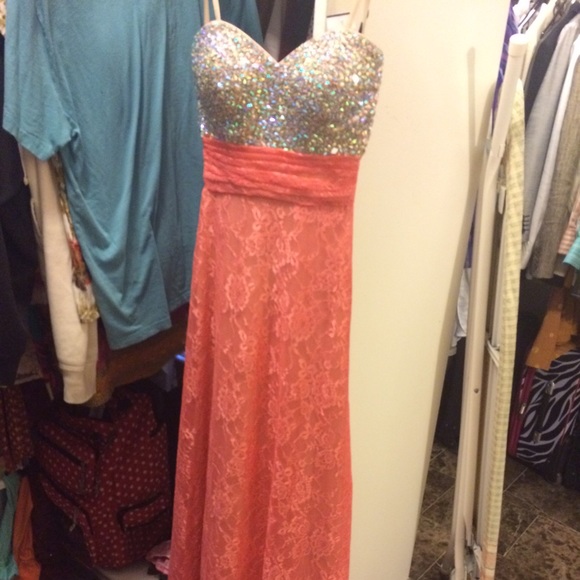 Prom dress - Picture 3 of 3