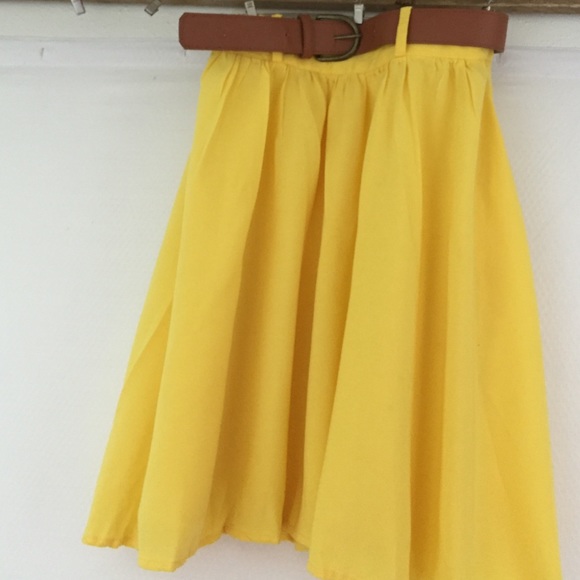 Yellow skater skirt