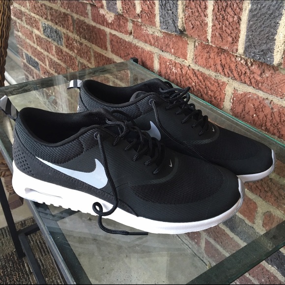Nike Air Max Thea - Size 9