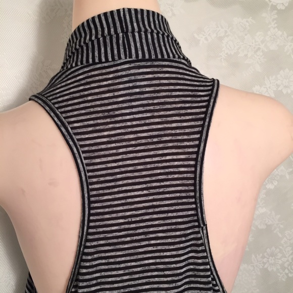 Black and gray striped vest - Picture 2 of 4