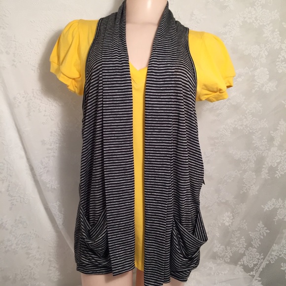 Black and gray striped vest - Picture 4 of 4