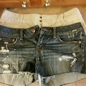AE pair of shorts sz 6