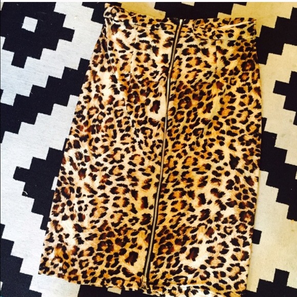 Leopard pencil skirt