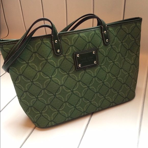Nine West green tote. Like new - never worn
