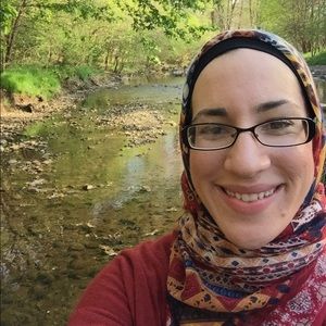 Meet your Posher, Amina