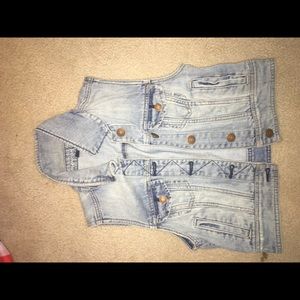 light jean vest from American eagle