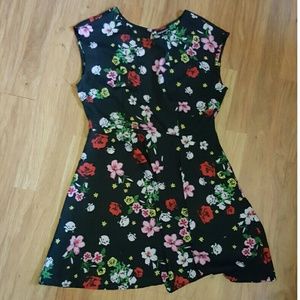 Open Back Flowery Comic Dress