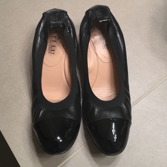 Anti Lu black pump, handmade in Italy