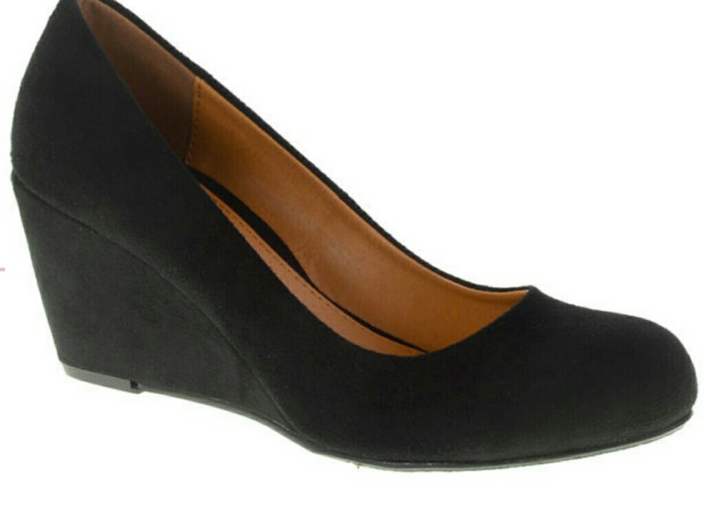 CL by Laundry Nima black suede wedge pumps