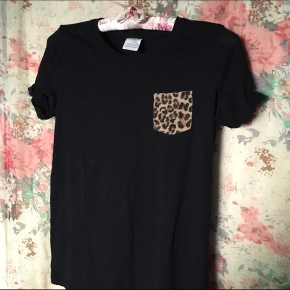 VS PINK Pocket Tee