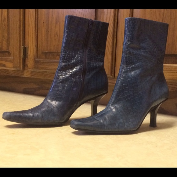 ANTONIO MELANI LEATHER BOOTS 7.5 BLUE CROC DESIGN