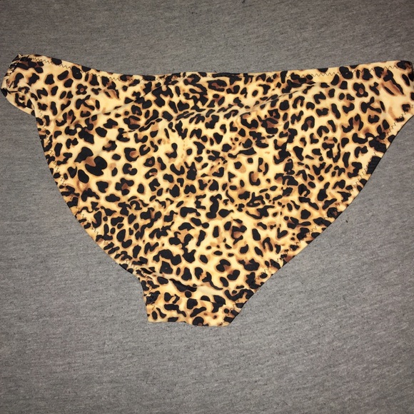 Bathing suit bottom - Picture 2 of 3