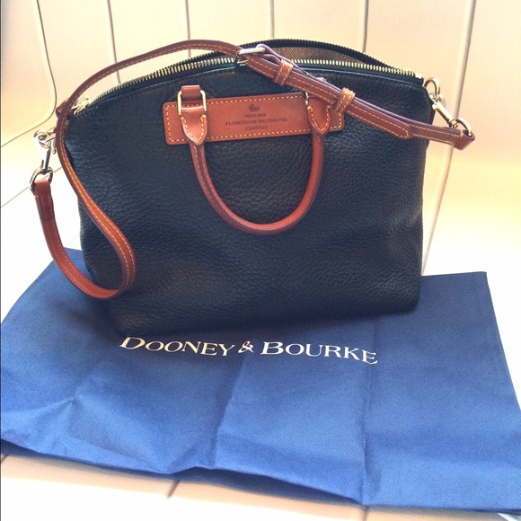 Amazing Dooney & Bourke! Like new!!!