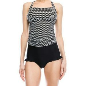 NWT Chevron 2 piece swimsuit size XL