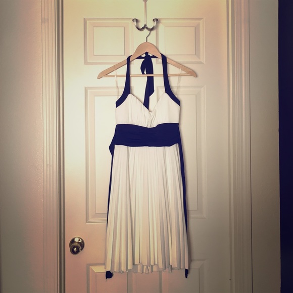Really flattering formal white dress