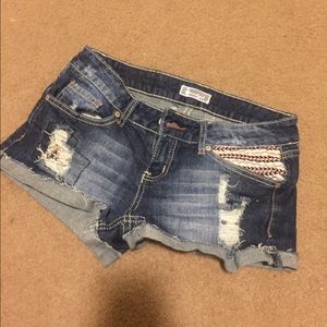 Shorts size 3. They sadly don't fit me anymore