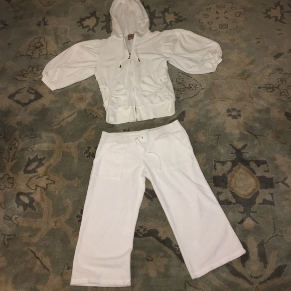 Juicy track suit PRICE ⬇️‼️