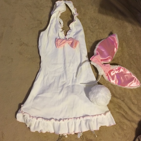 Halloween bunny costume !