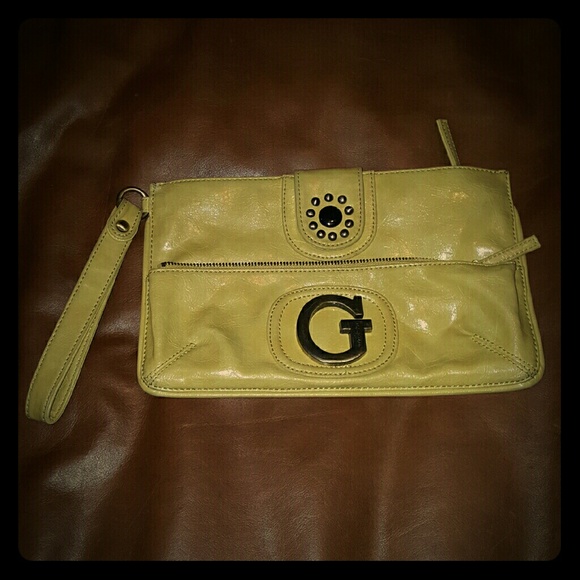 Guess clutch