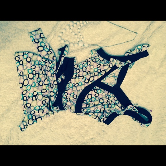 Nice looking tank with ruffles and side belt