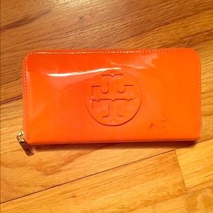 Tory Burch zip around wallet