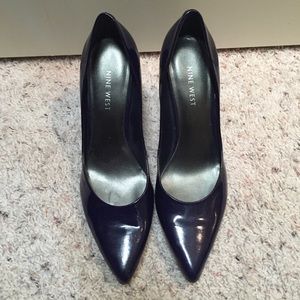 Dark blue patented leather Nine West heels