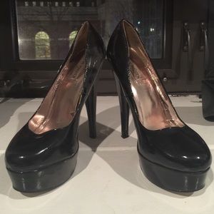 Size 8 Steve Madden Black Patent Leather Heels