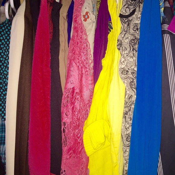 A fun mystery box of  items for super low $$ deal! - Picture 4 of 7