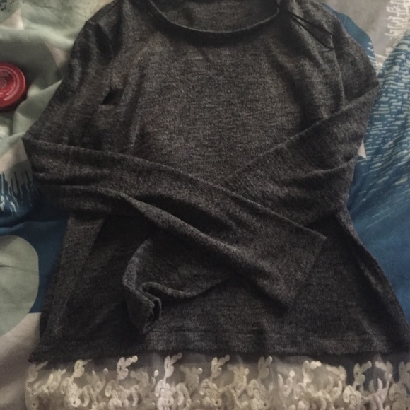 Nice gray long sleeve - Picture 1 of 3