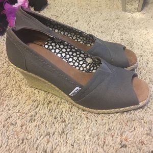 TOMS wedges