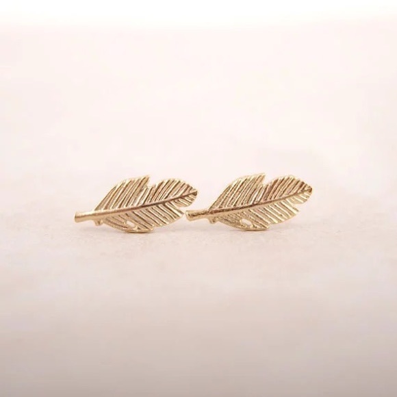 • SALE • Gold Leaves Stud Earrings • - Picture 3 of 3