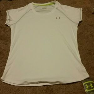 NWT UNDER Armour Green Apparel top