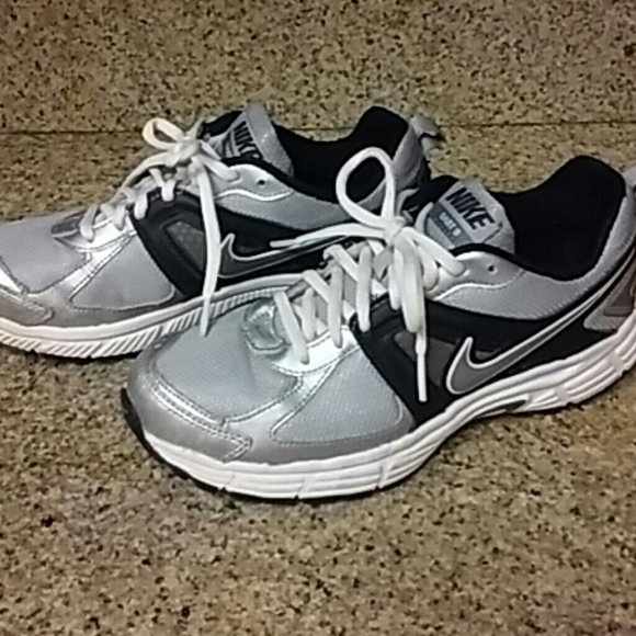 Nike dart 9 - Picture 1 of 4