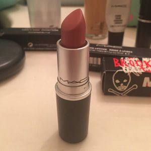 MAC VELVET TEDDY