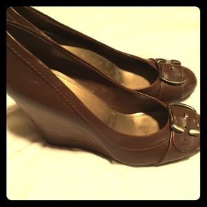Brown dressy wedges