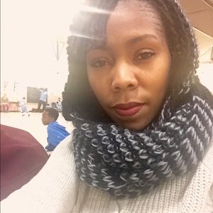 Meet your Posher, Crystal