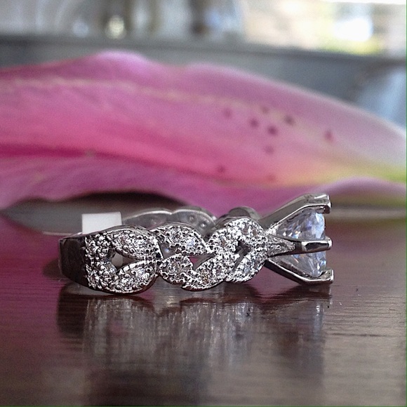 NWT The Jessica Ring - Picture 3 of 4