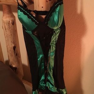 NWOT green and black lingerie